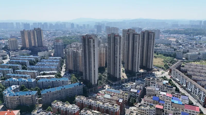 Urban Ascent: How Downtown Tower Living Reclaimed the Wealth-Building Crown from the American Suburb